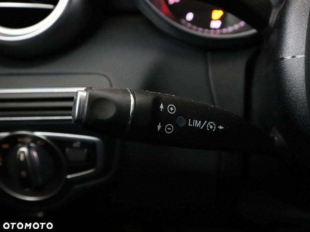 Mercedes-Benz Klasa C 180 9G-TRONIC Avantgarde - 36