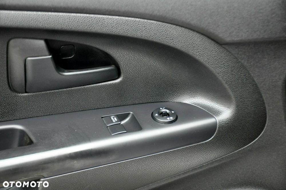 Kia Venga - 35