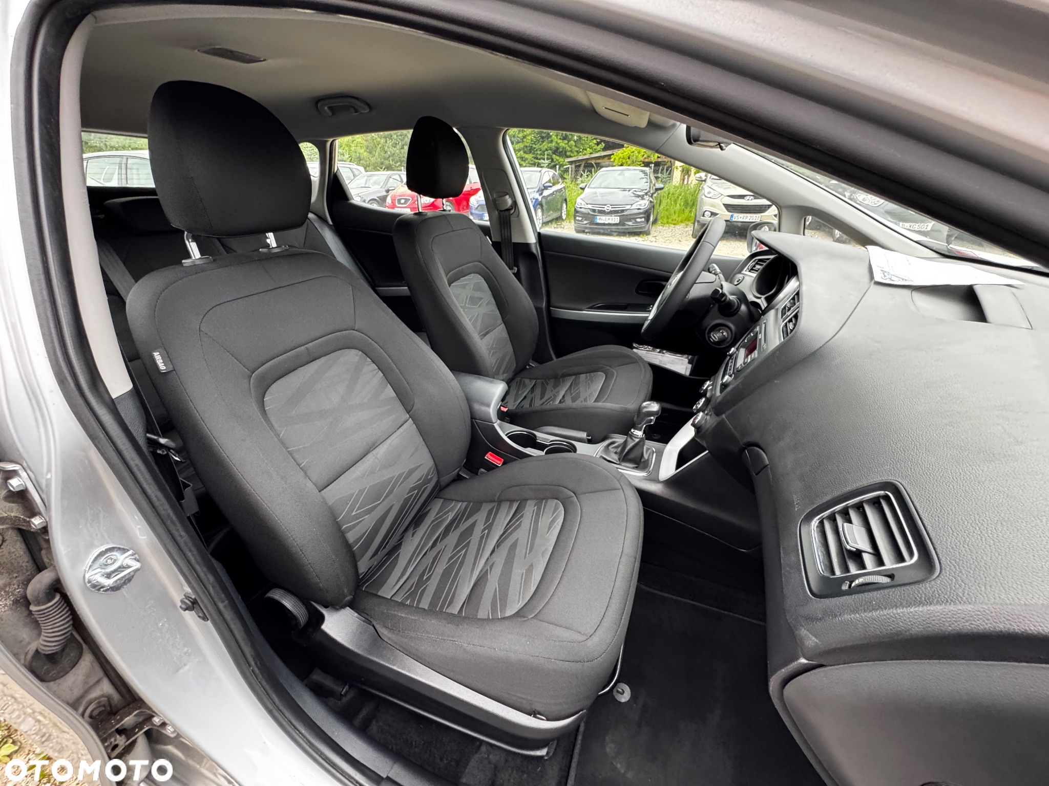 Kia Ceed 1.4 CVVT Attract - 33