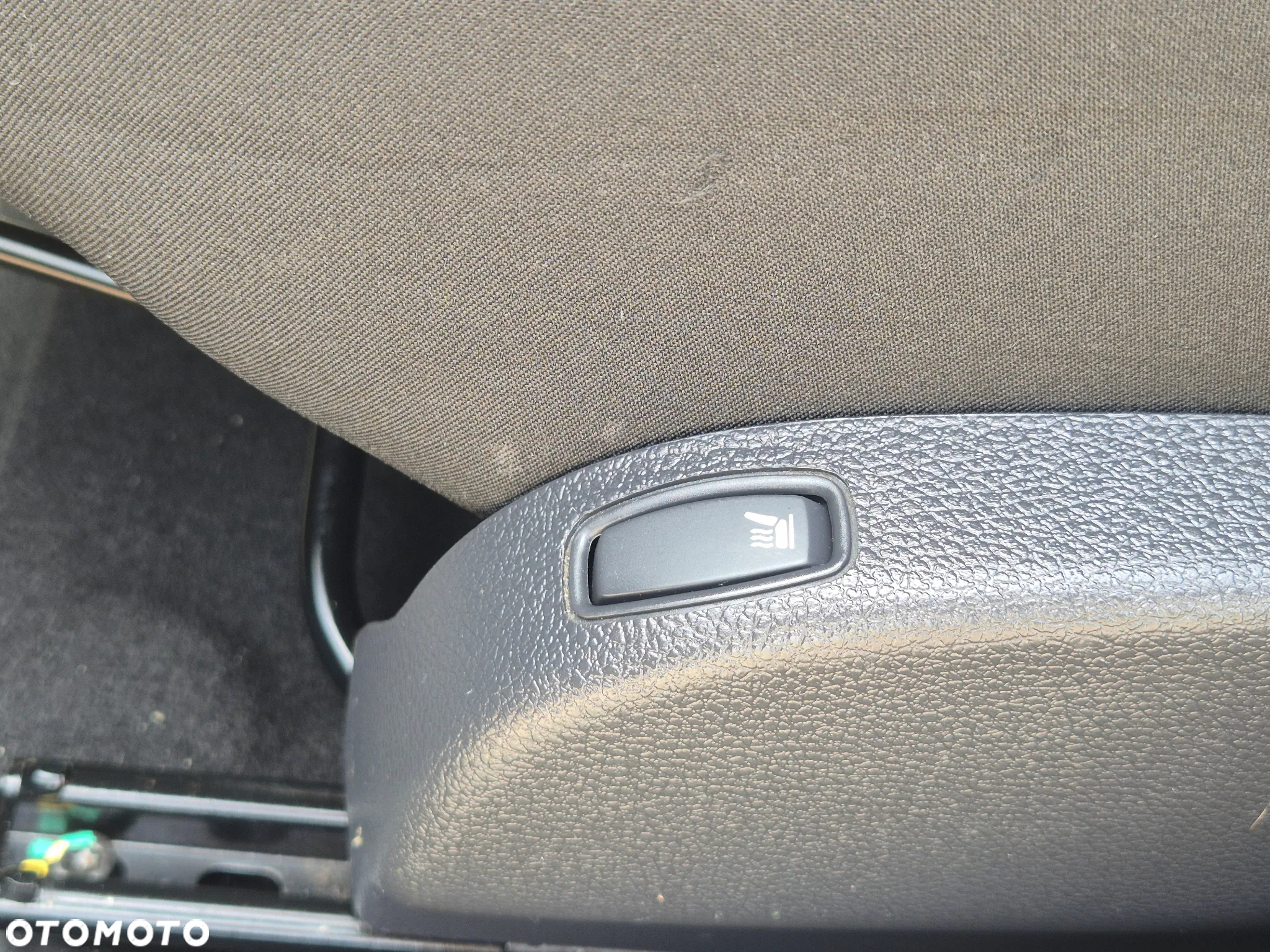 Dacia Duster 1.6 SCe Essential - 26