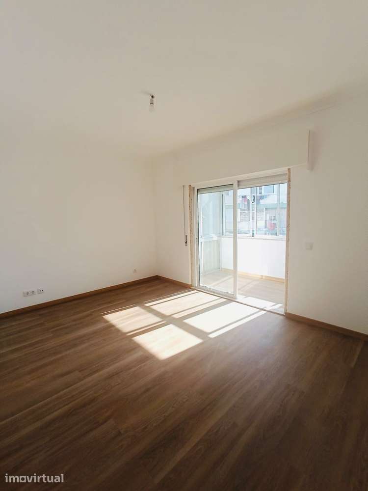 Apartamento, 85 m², Póvoa de Santo Adrião e Olival Basto - Grande imagem: 4/12