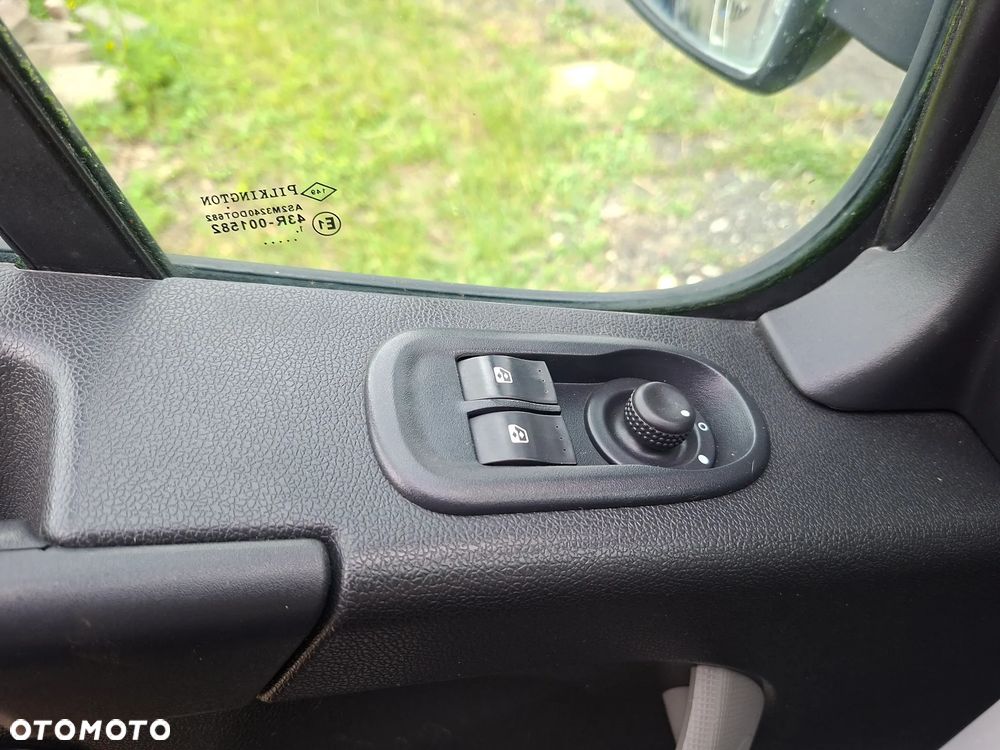 Nissan NV400 - 14