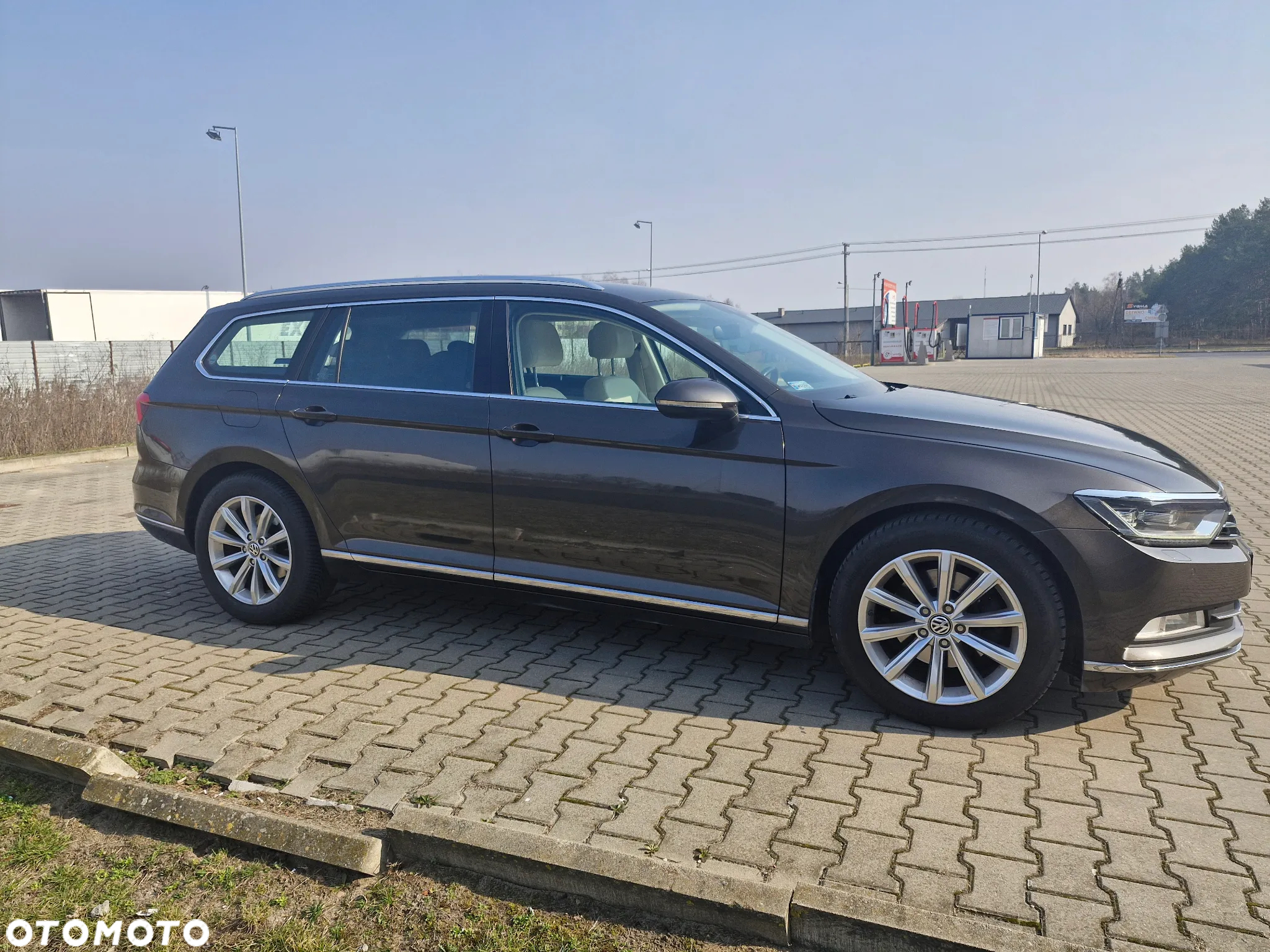 Volkswagen Passat - 4
