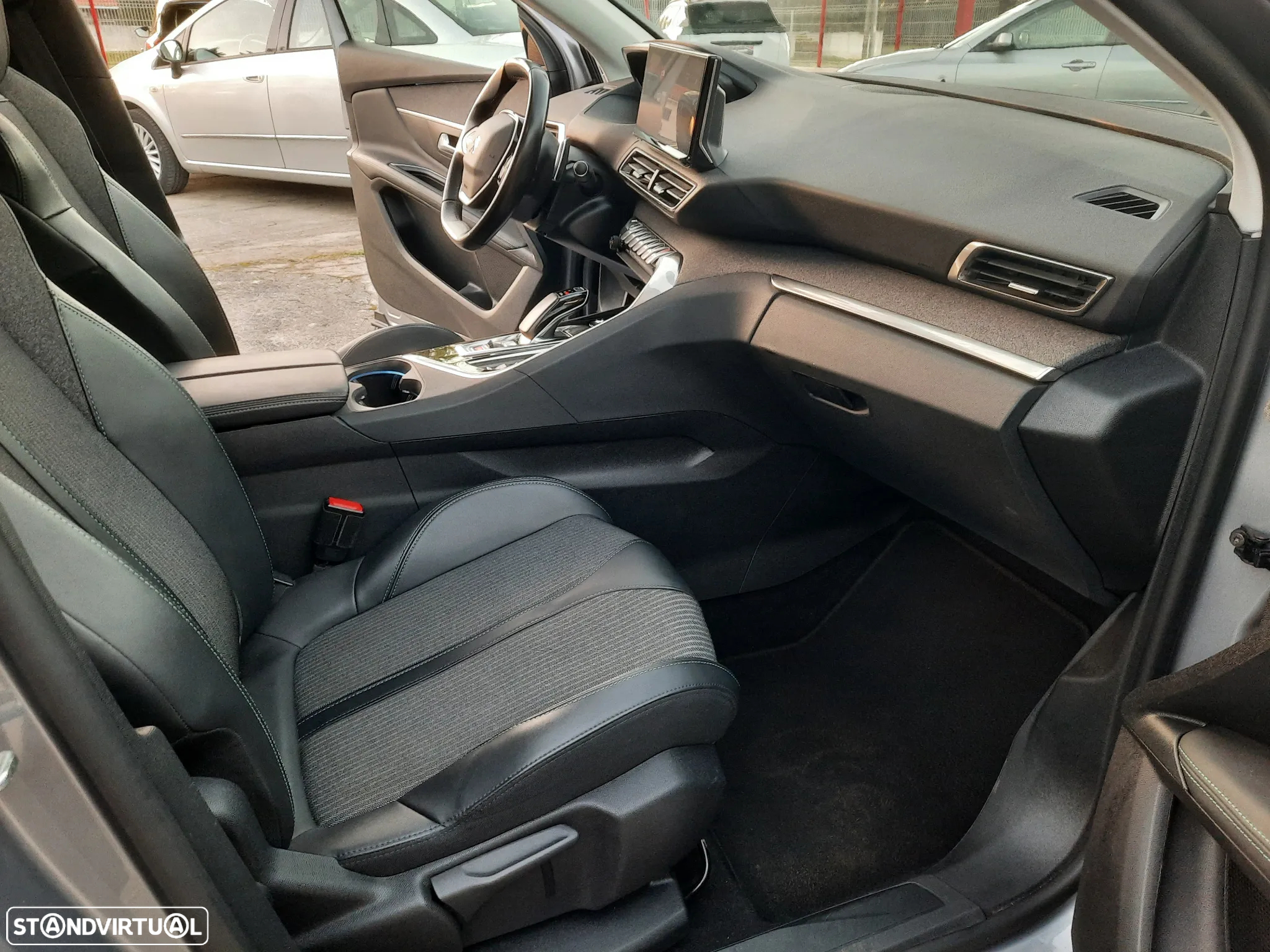 Peugeot 3008 1.6 Hybrid Allure Pack e-EAT8 - 34