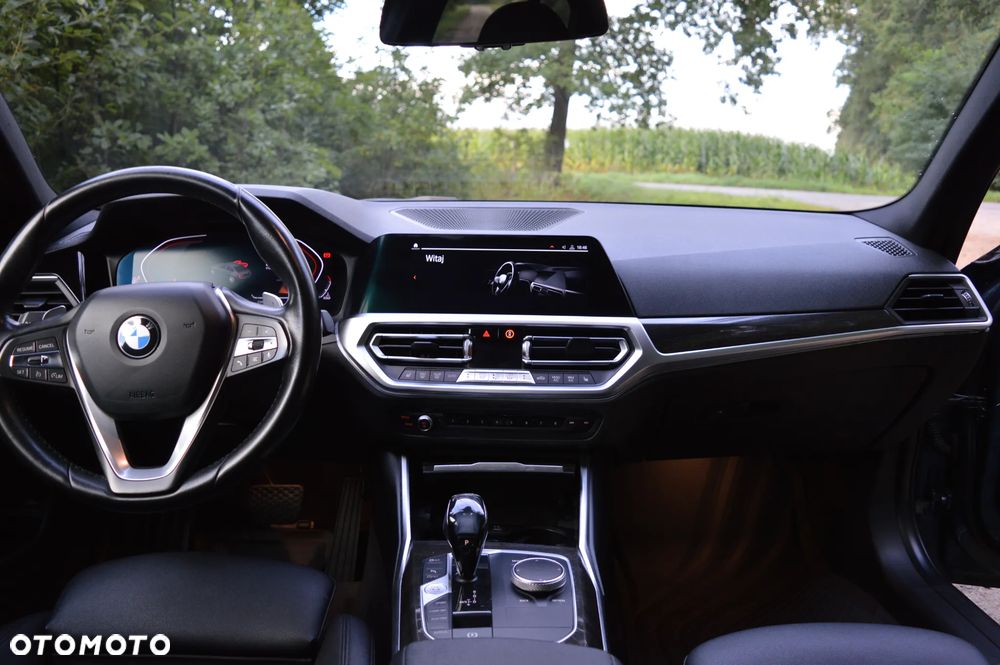 BMW Seria 3 330i - 19