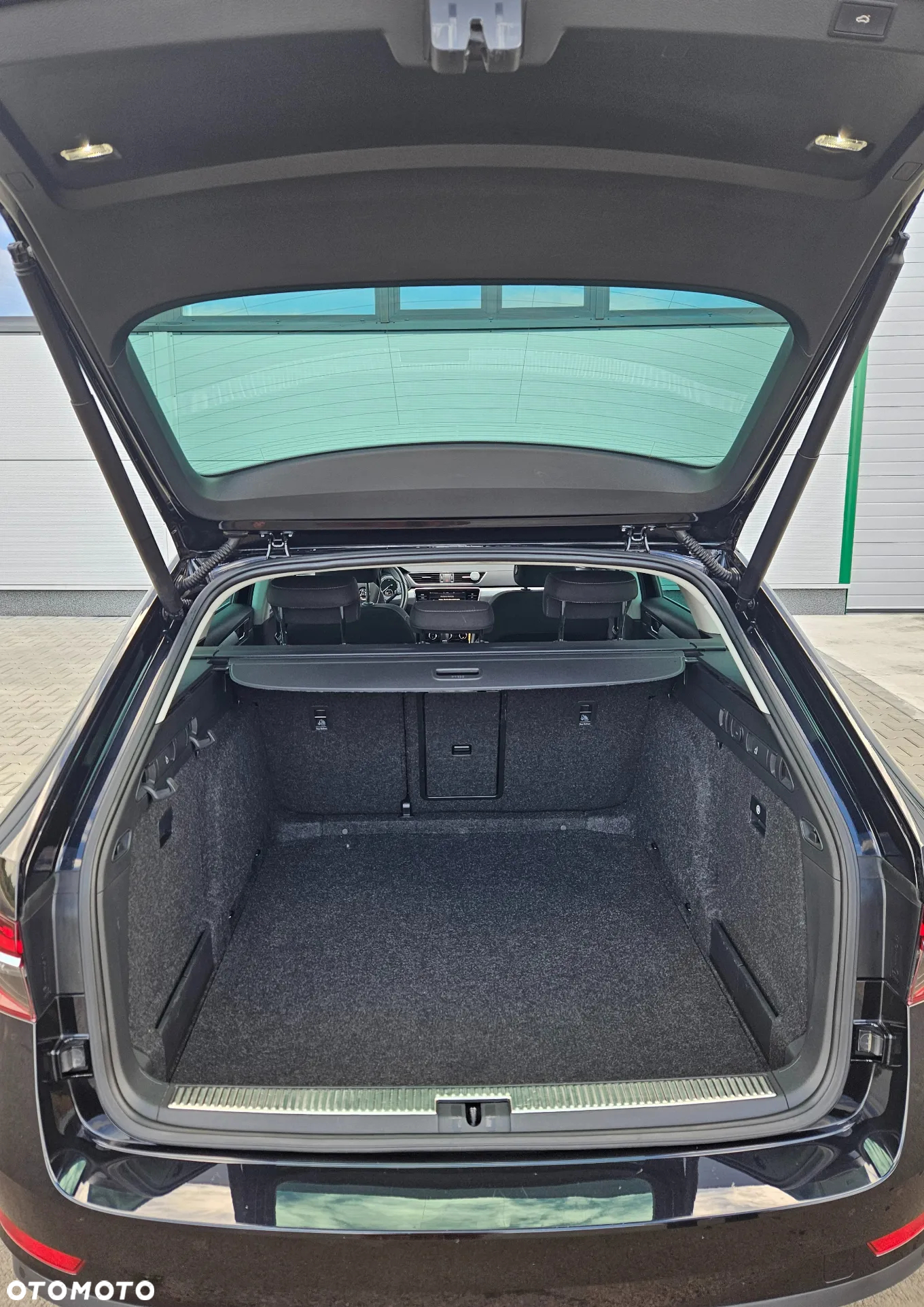 Skoda Superb 2.0 TDI SCR Ambition DSG - 14