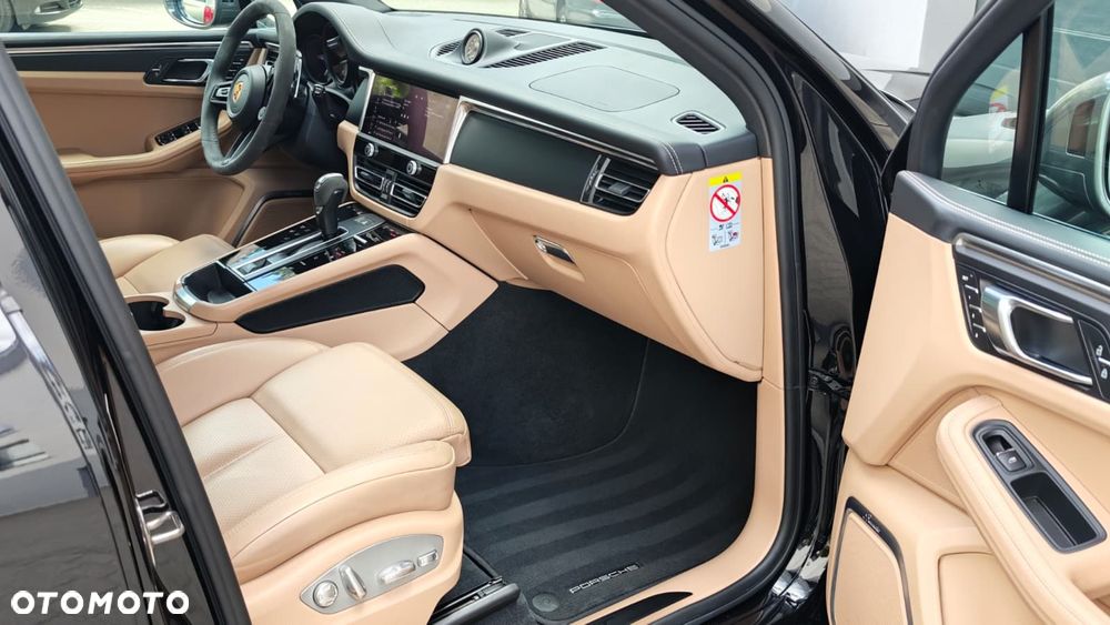 Porsche Macan T - 13