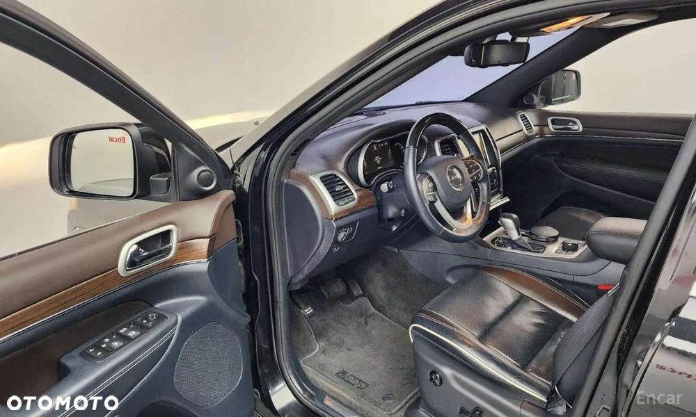 Jeep Grand Cherokee - 15