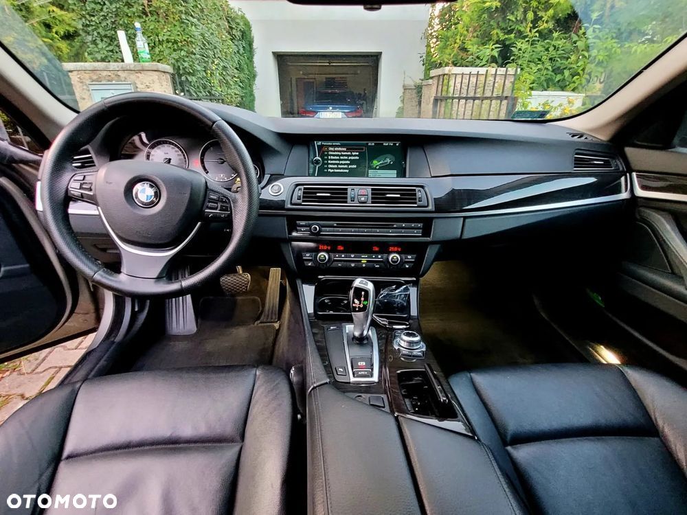 BMW Seria 5 520d Touring - 12