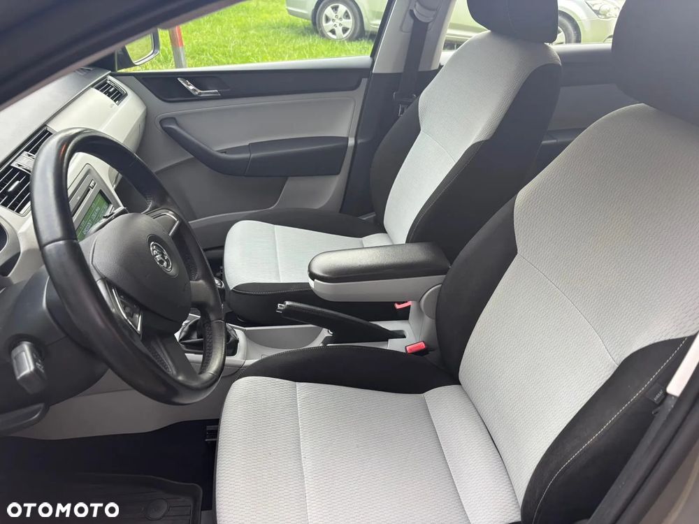 Skoda RAPID 1.2 TSI Ambition - 11