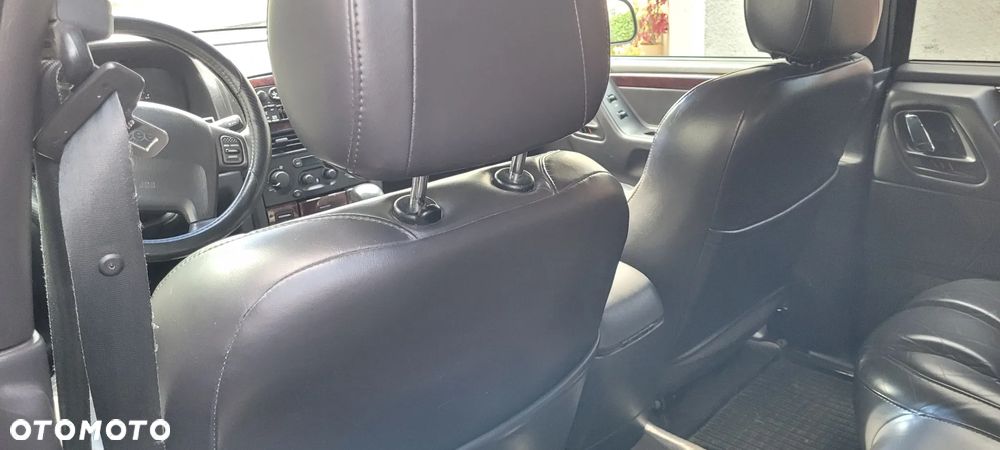 Jeep Grand Cherokee - 16
