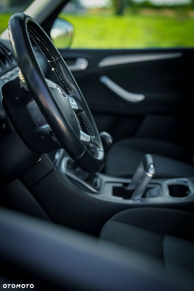 Ford Galaxy - 11