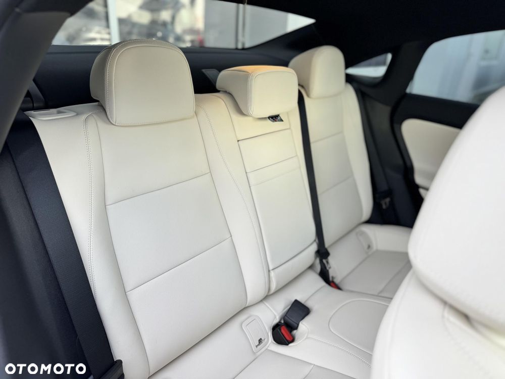 Mercedes-Benz CLA 200 mHEV 8G-DCT - 13