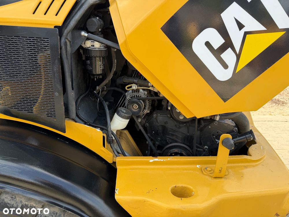 Caterpillar 907H - 18