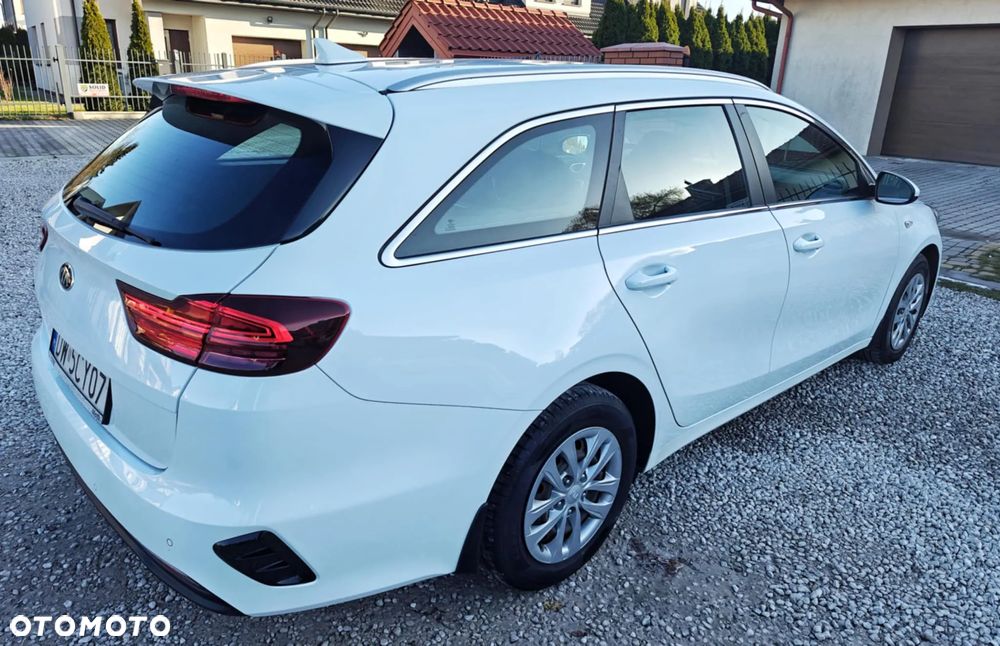 Kia Ceed 1.6 CRDi SCR M - 3