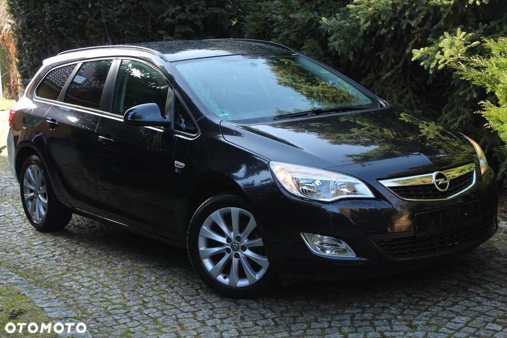 Opel Astra 1.4 Turbo 150 Jahre - 3