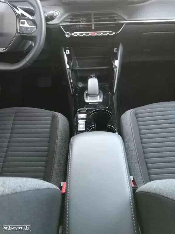 Peugeot e-2008 50 kWh Active Pack - 17