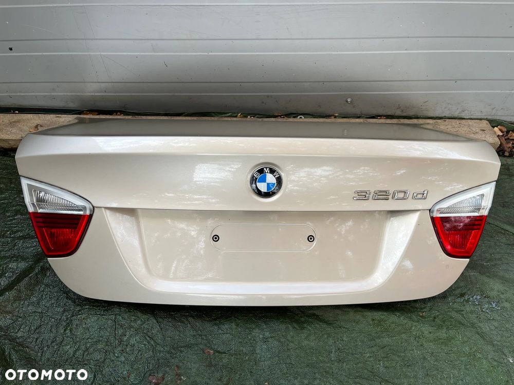 KLAPA BAGAŻNIKA BMW E90 BEŻOWY ZŁOTY A51 - 1