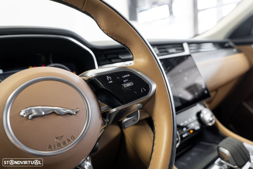Jaguar F-Pace - 11