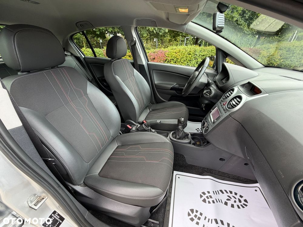 Opel Corsa 1.4 16V 150 Jahre - 20