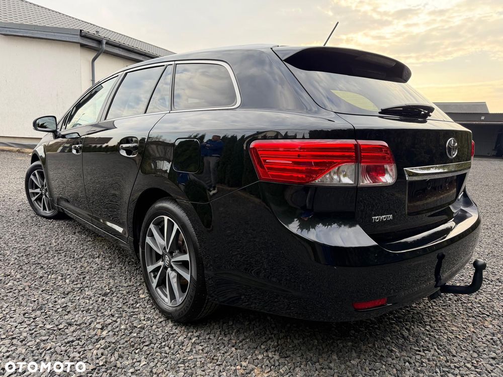 Toyota Avensis 1.8 Executive - 8