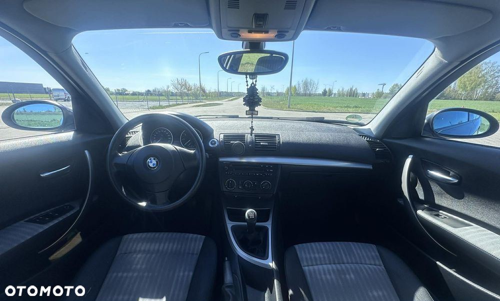 BMW Seria 1 120i - 10