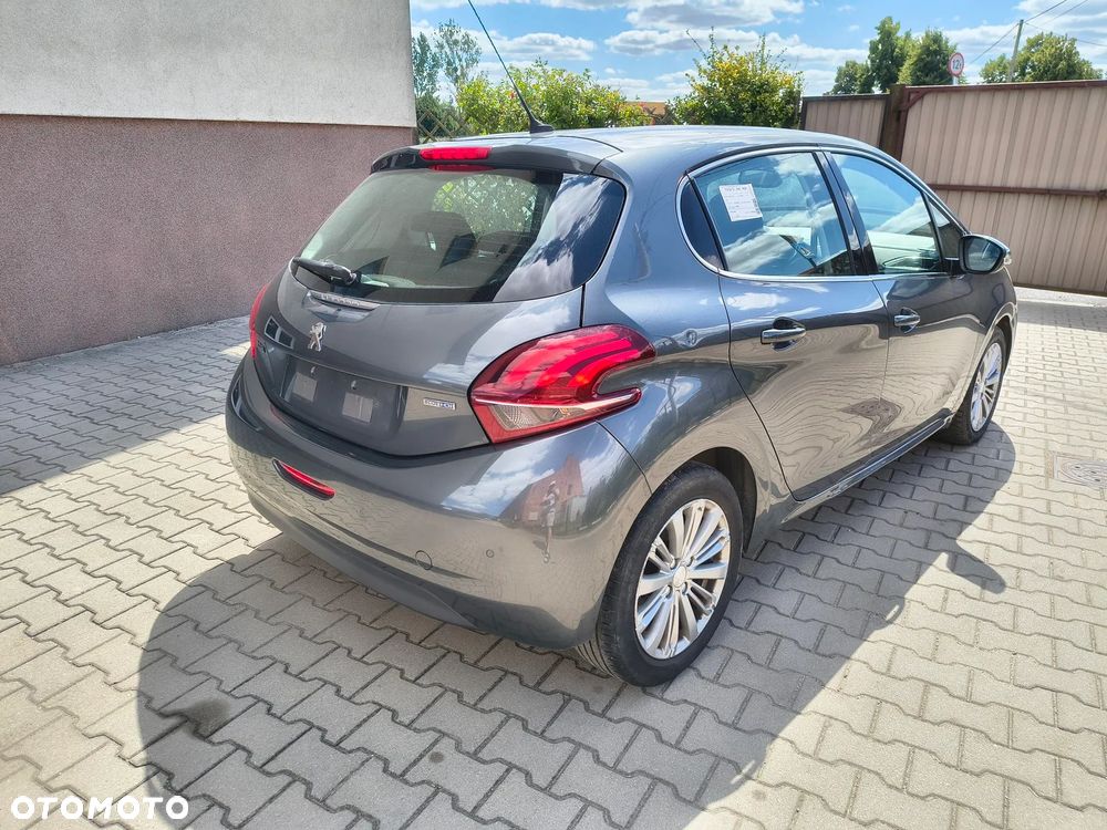 Peugeot 208 - 7