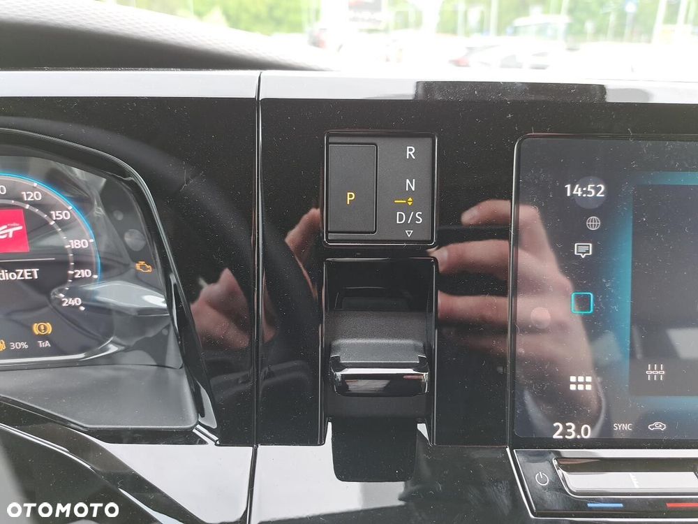 Volkswagen Multivan - 28