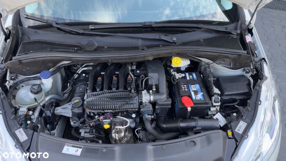 Peugeot 208 - 16