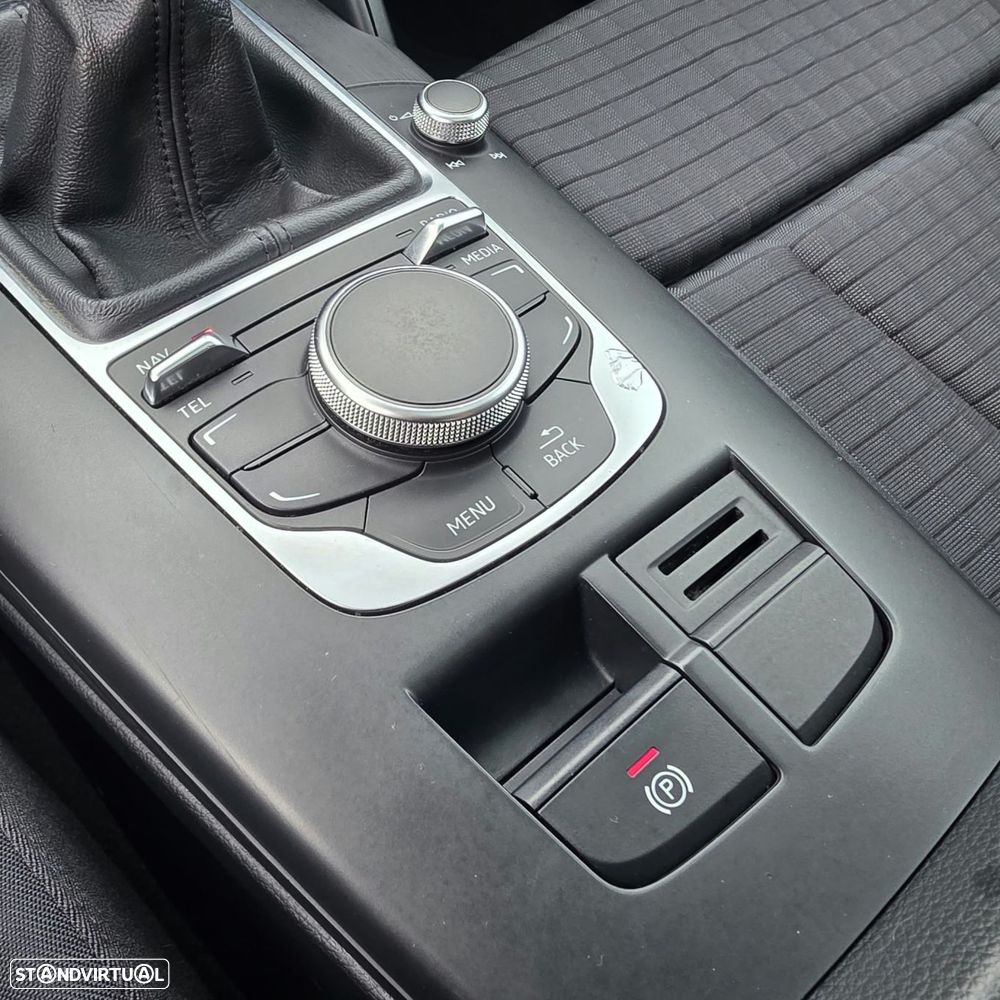 Audi A3 Sportback 1.6 TDI S-line - 25