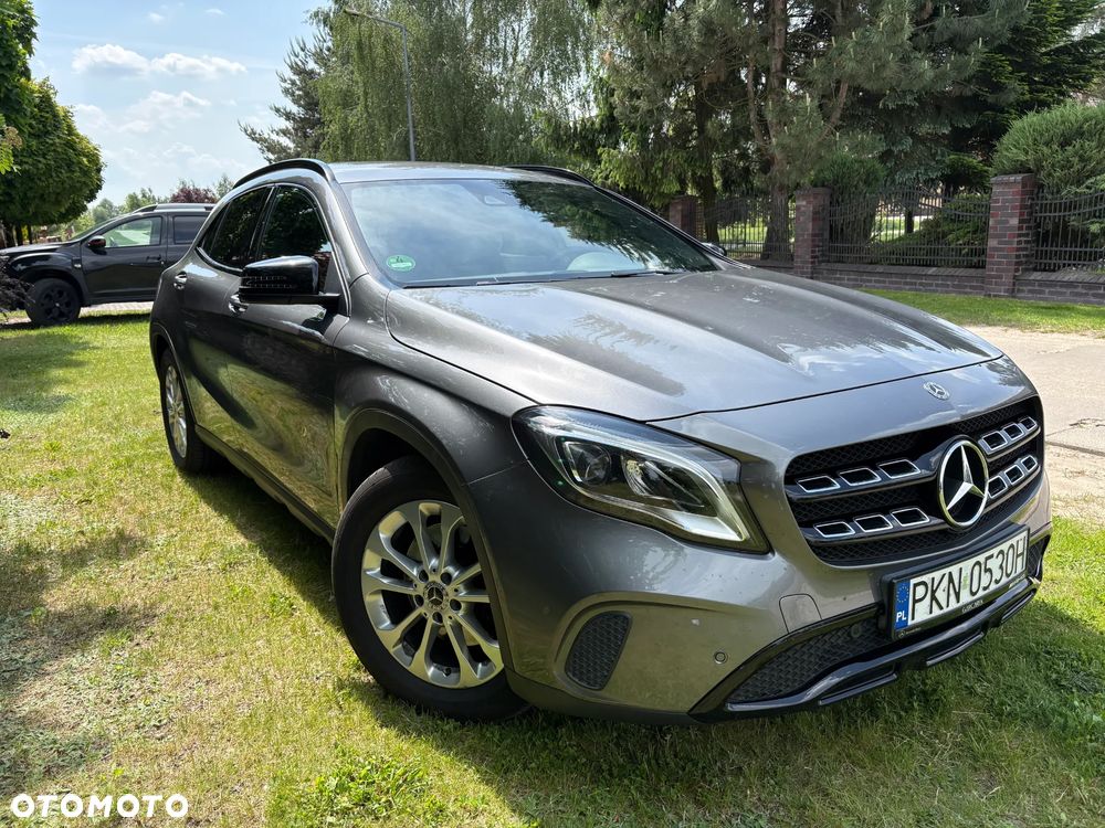 Mercedes-Benz GLA - 2