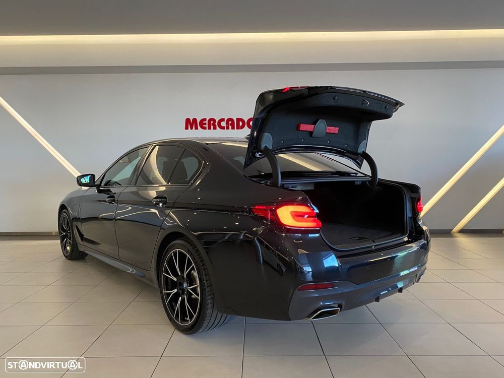 BMW 530 e Pack M - 32