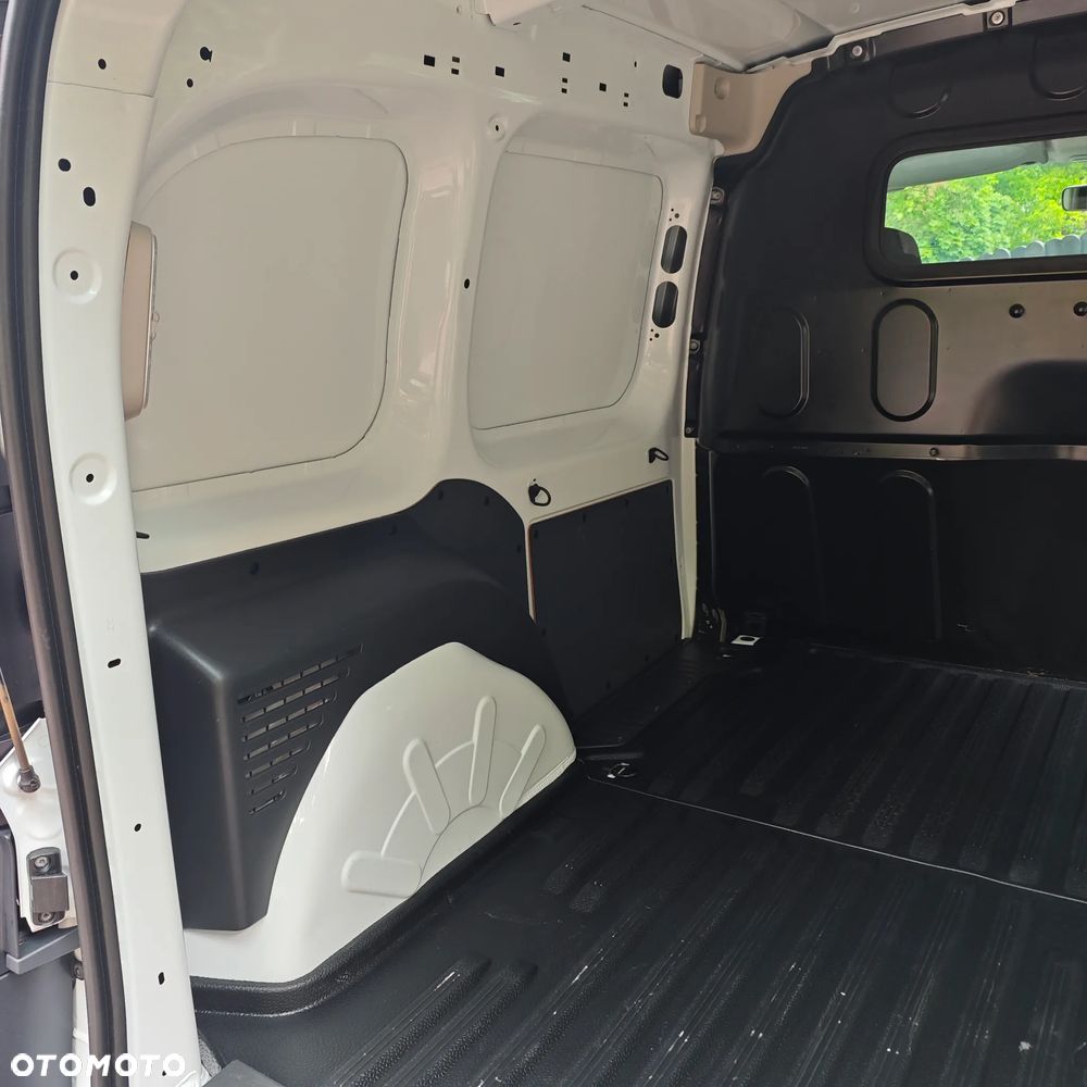 Nissan NV250 - 19