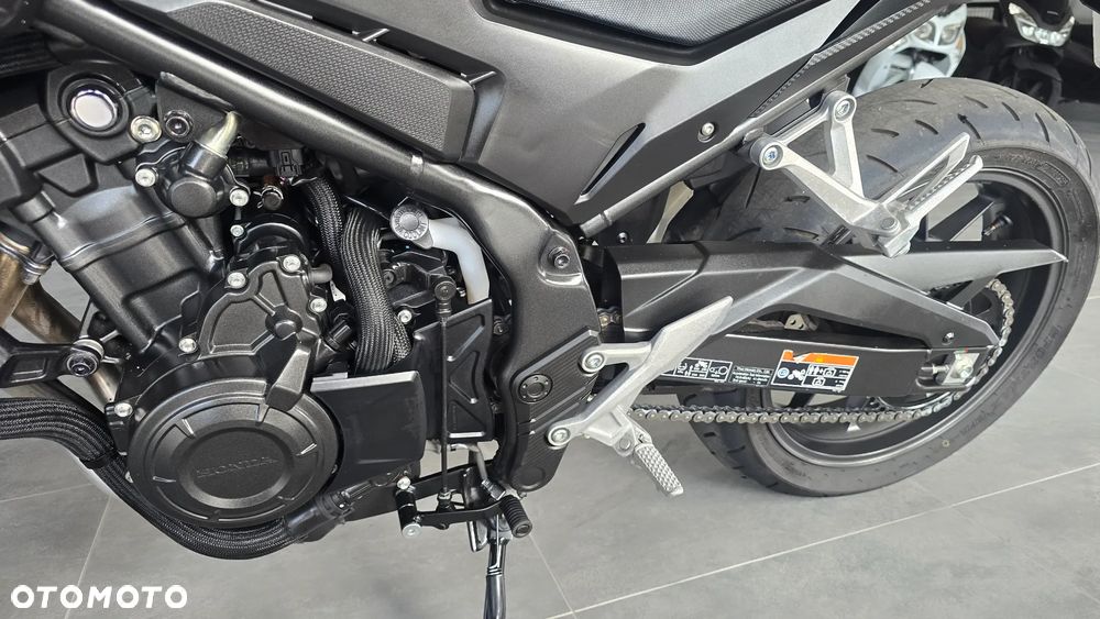 Honda Hornet - 12
