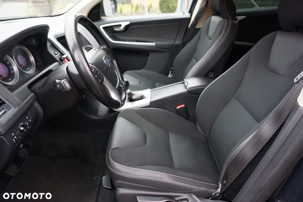 Volvo XC 60 D4 Momentum - 7