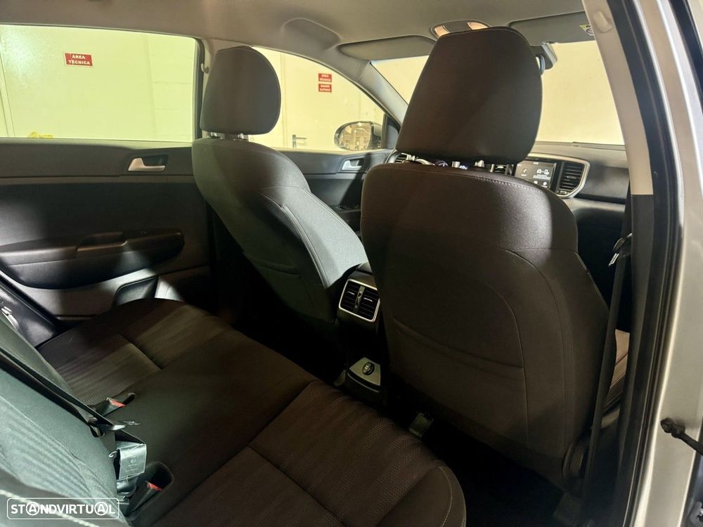 Kia Sportage 1.6 CRDI ISG Tech - 36