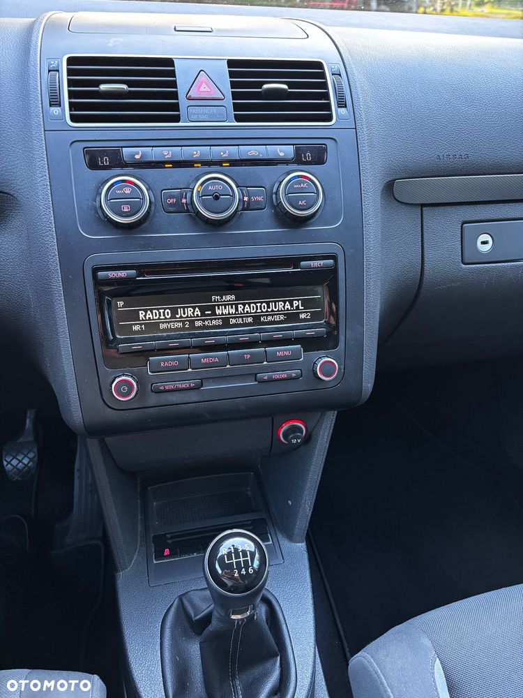 Volkswagen Touran - 14