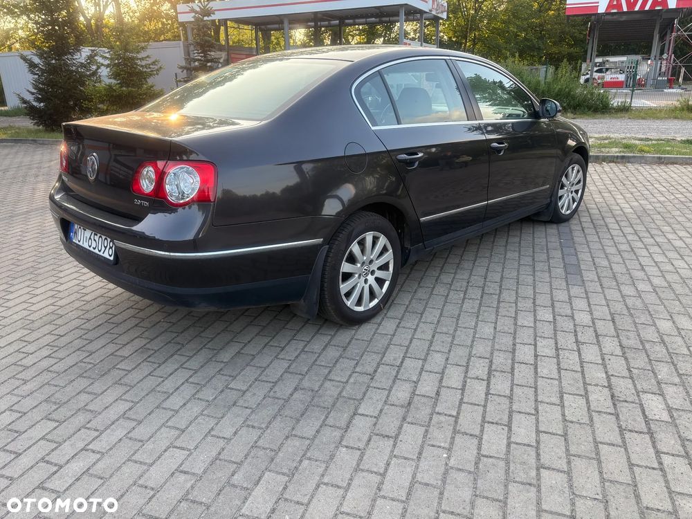 Volkswagen Passat 2.0 TDI Comfortline - 4