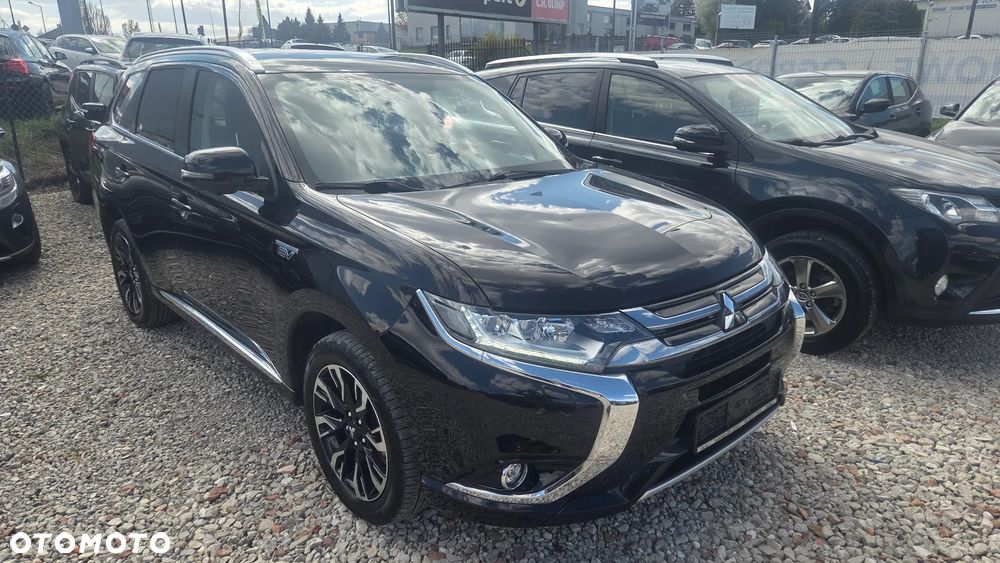 Mitsubishi Outlander - 3