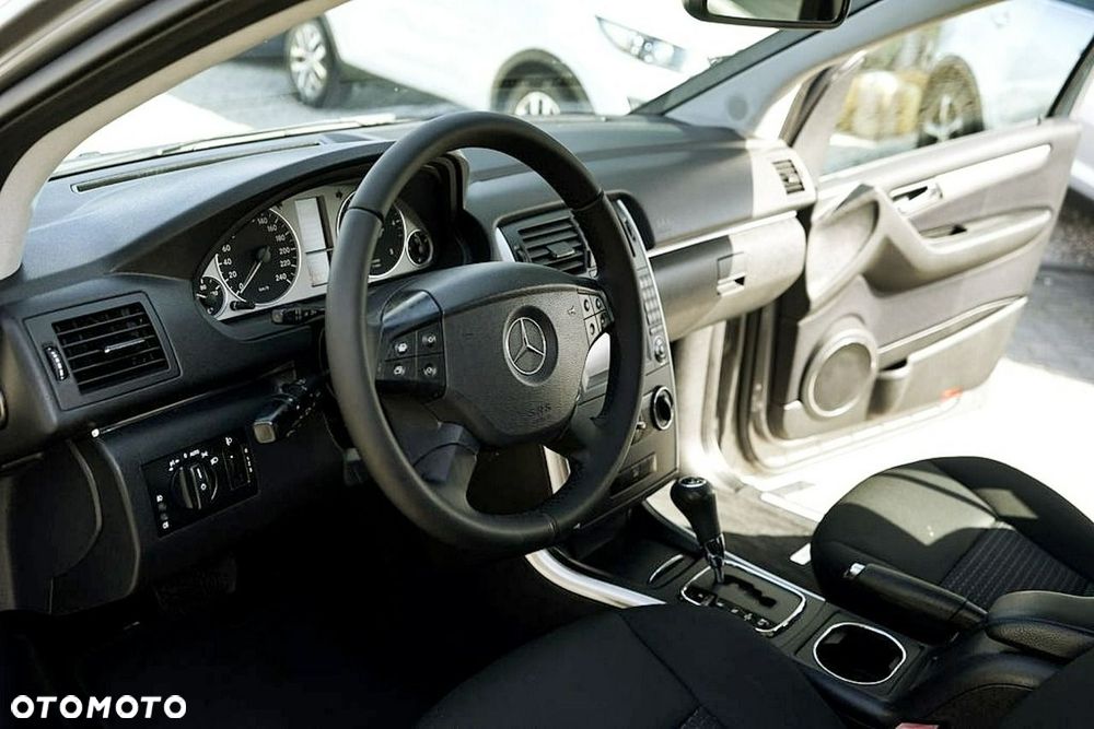 Mercedes-Benz Klasa B 180 CDI Autotronic - 16