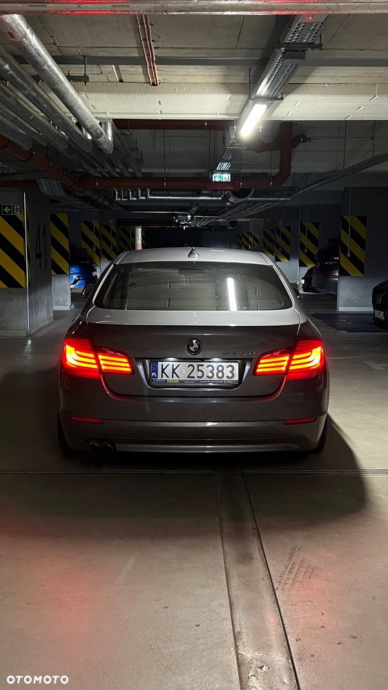 BMW Seria 5 525d - 6