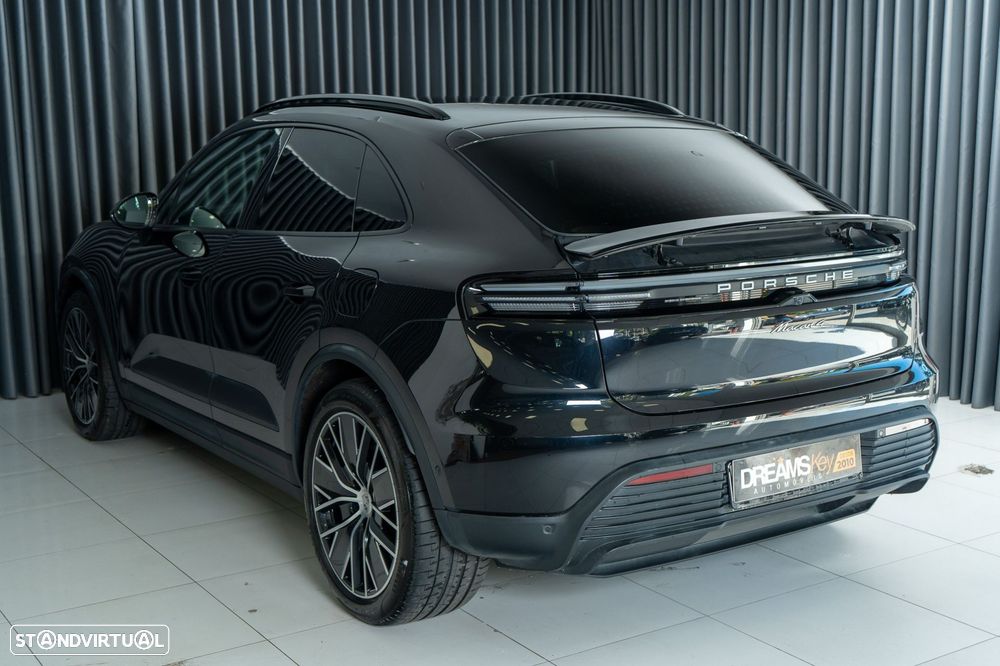 Porsche Macan Electric 4 - 31