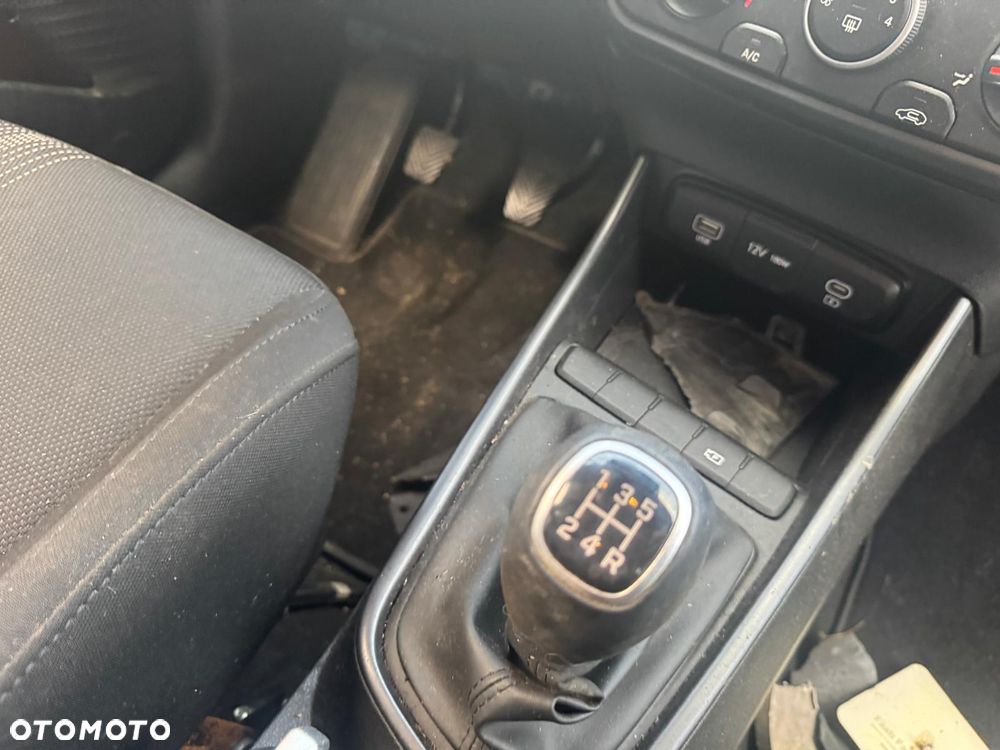 Hyundai i20 1.2 Select - 12