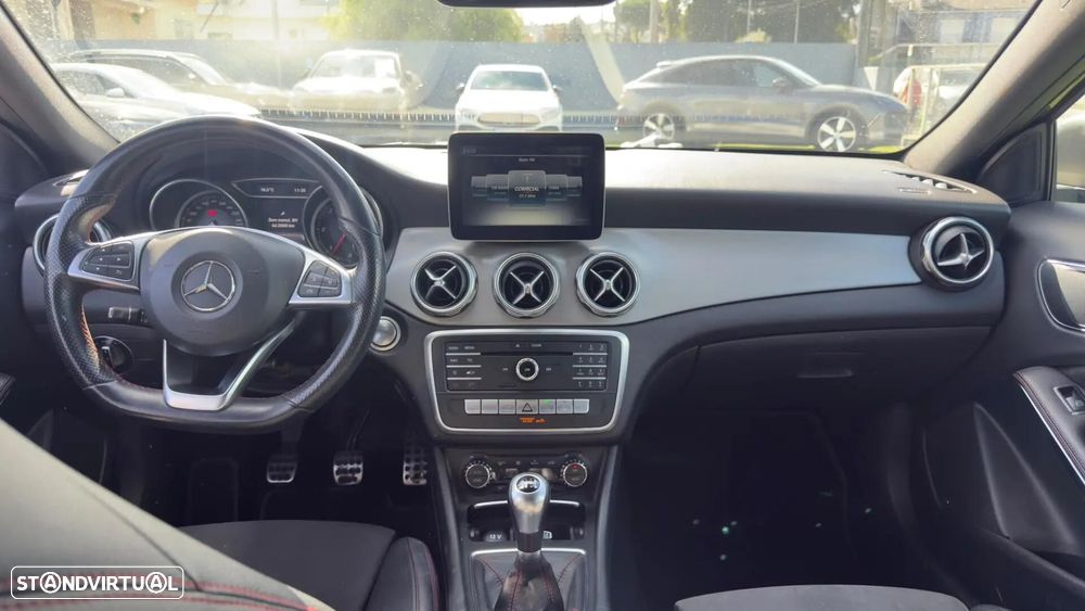 Mercedes-Benz GLA 200 d AMG Line - 14