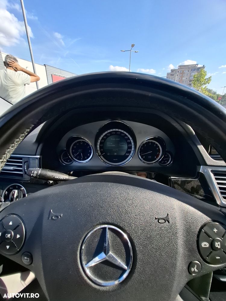 Mercedes-Benz E - 8