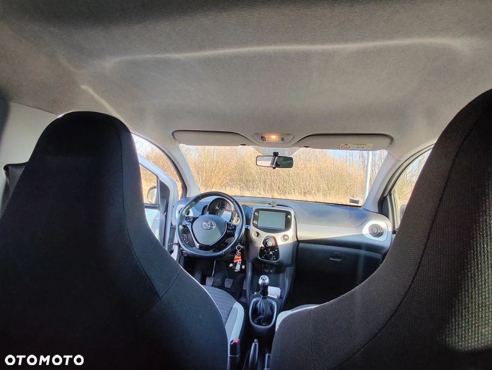 Toyota Aygo x-play - 12