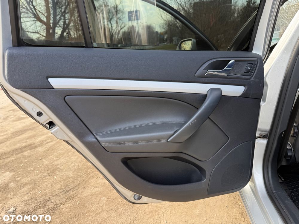 Skoda Octavia 2.0 TDI CR DPF RS - 20