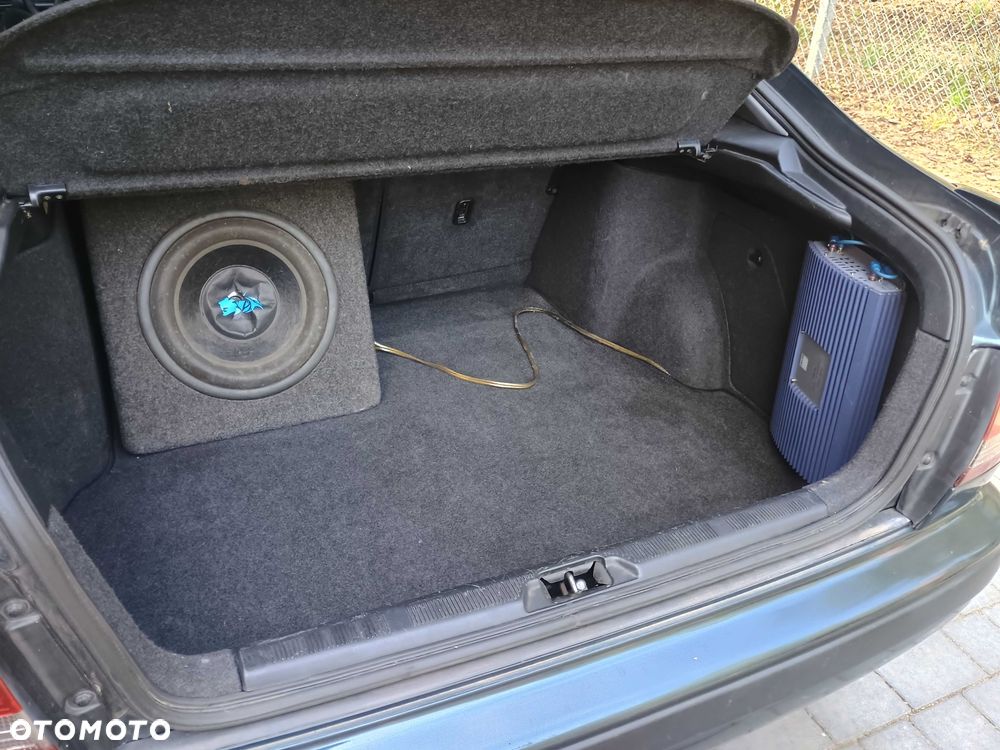 Toyota Carina - 10