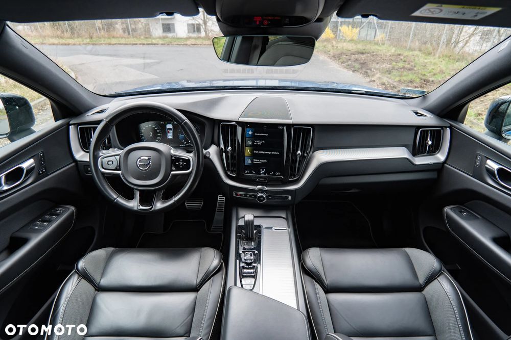 Volvo XC 60 D4 AWD R-Design - 11