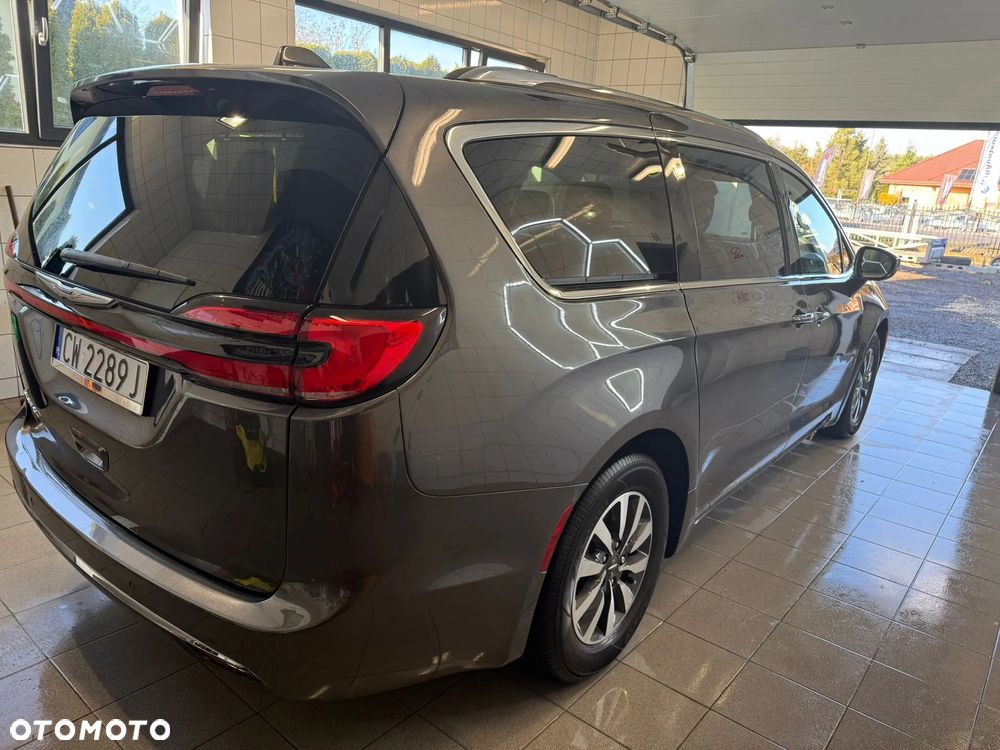 Chrysler Pacifica - 5